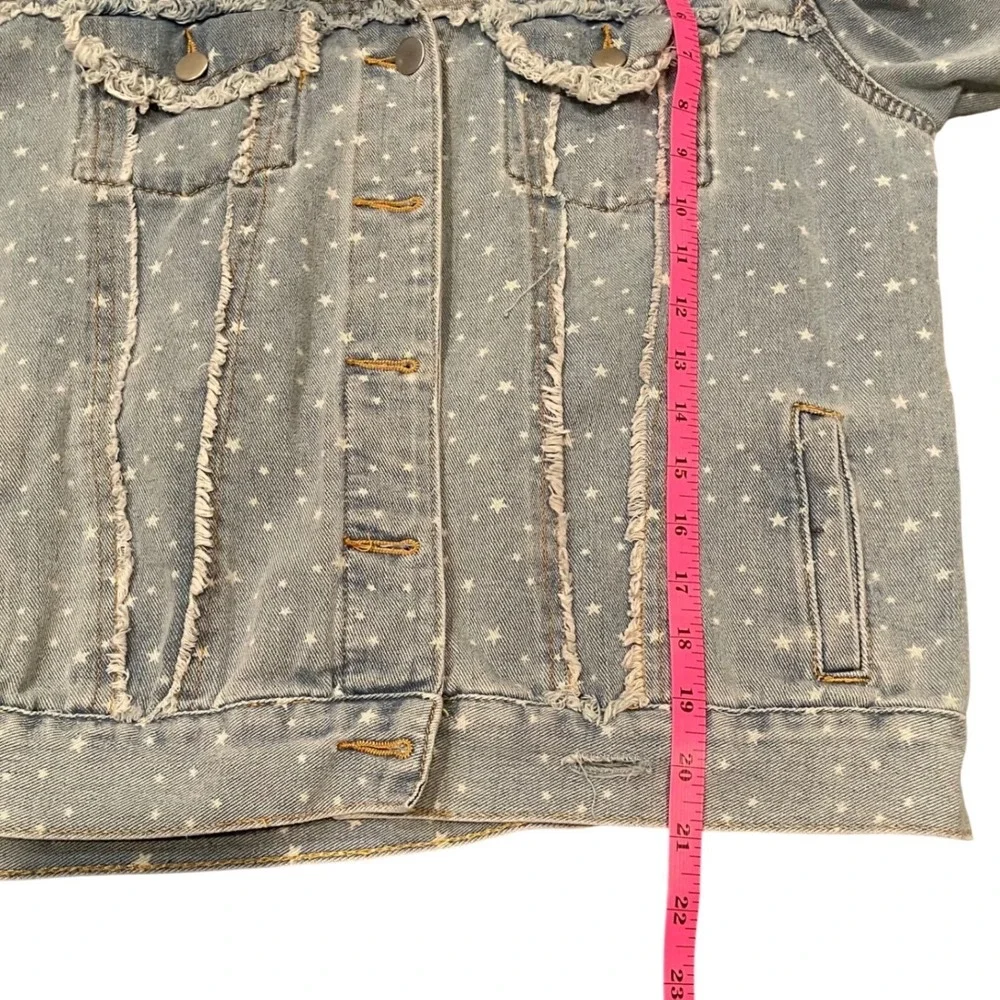 POL Oversized Light Wash‎ Denim Jacket Stars Distressed Frayed Collar S Festival